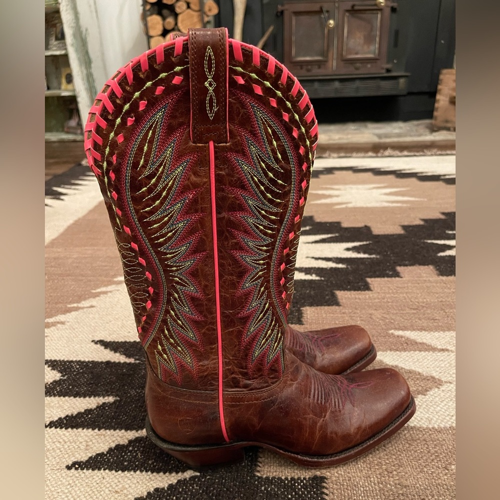 Ariat Boots Neon Pink Stitching Size 7.5B